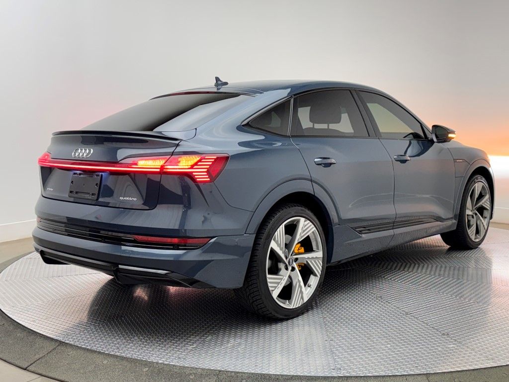 2023 Audi e-tron S Prestige 14