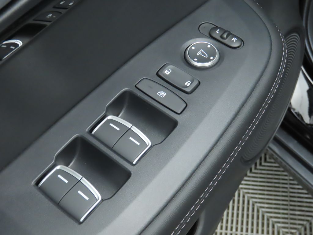 Thumbnail: 2025 Acura ADX - 25