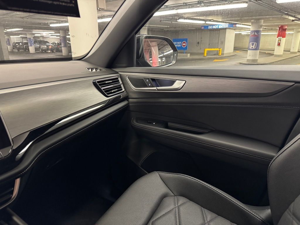 2026 Volkswagen Atlas Cross Sport SE w/Tech - Photo 31