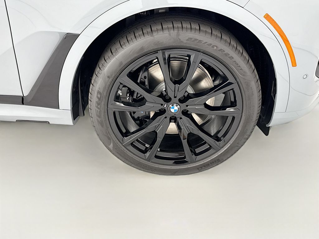 Thumbnail: 2027 BMW X7 - 31