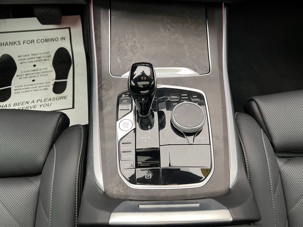 Thumbnail: 2023 BMW X5 - 11