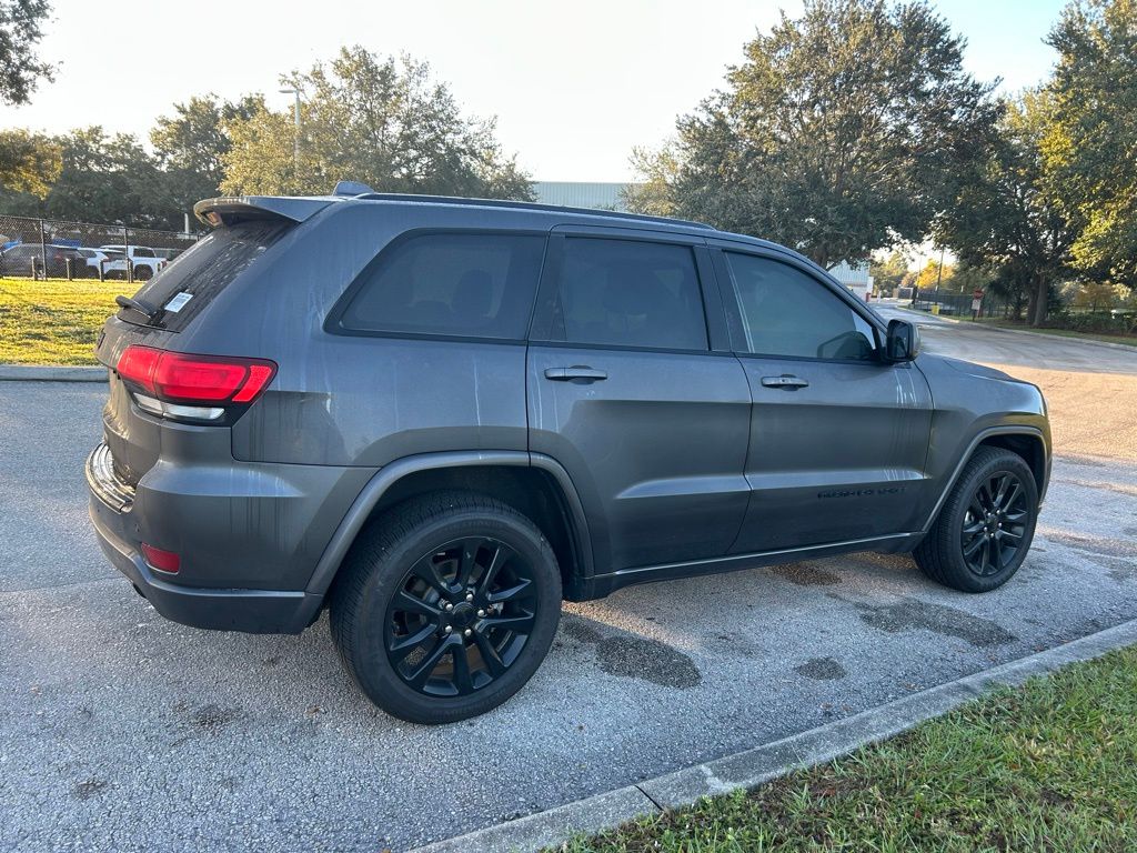 Thumbnail: 2018 Jeep Grand Cherokee - 5