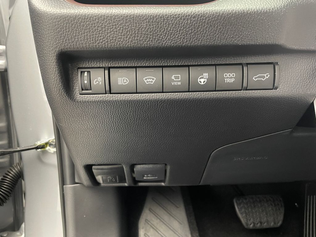 Thumbnail: 2025 Toyota RAV4 - 21