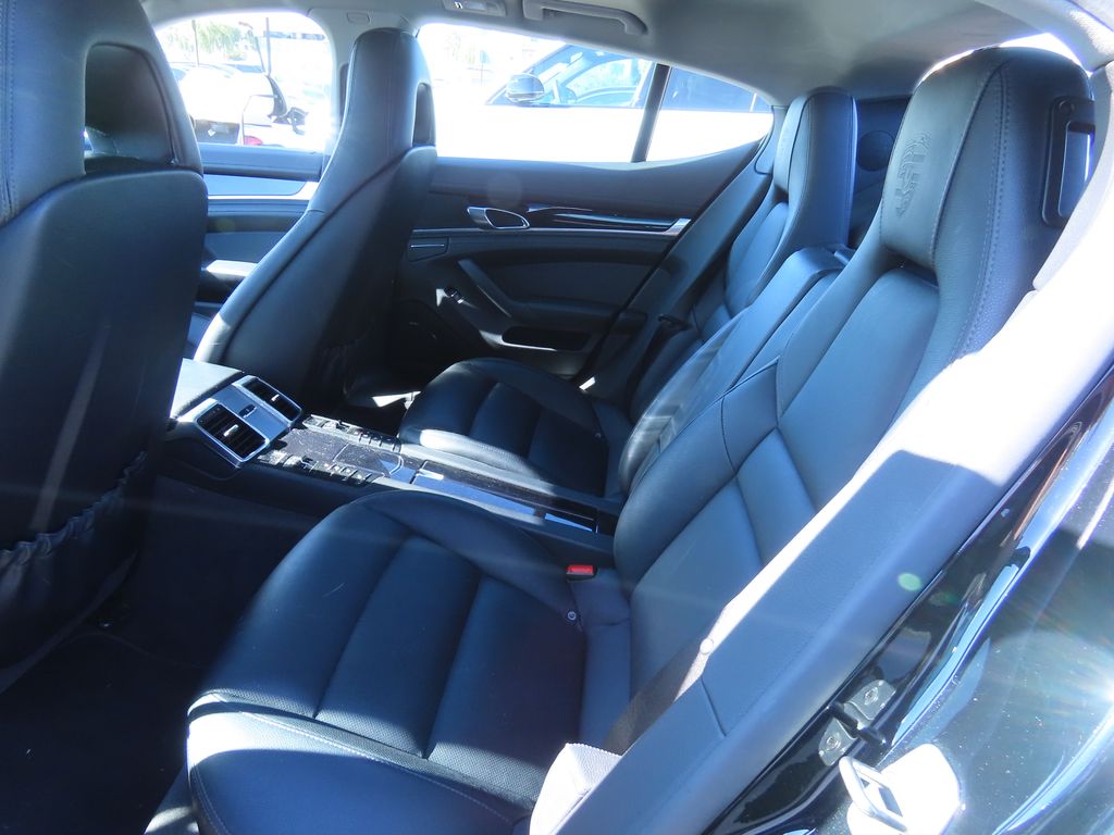 Thumbnail: 2016 Porsche Panamera - 11