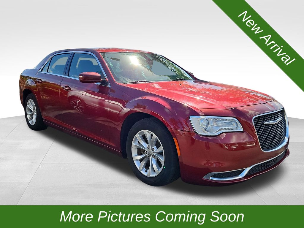 2018 Chrysler 300 Touring's photo