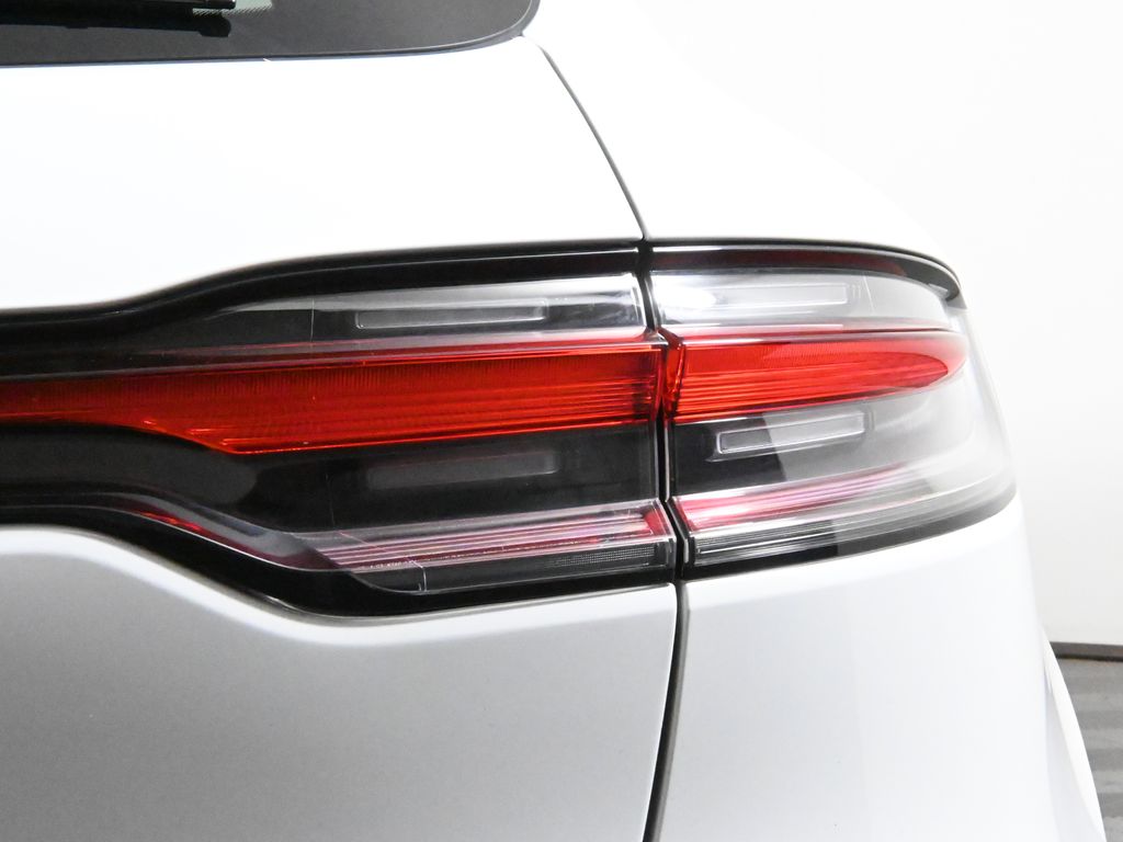 2024 Porsche Macan  14