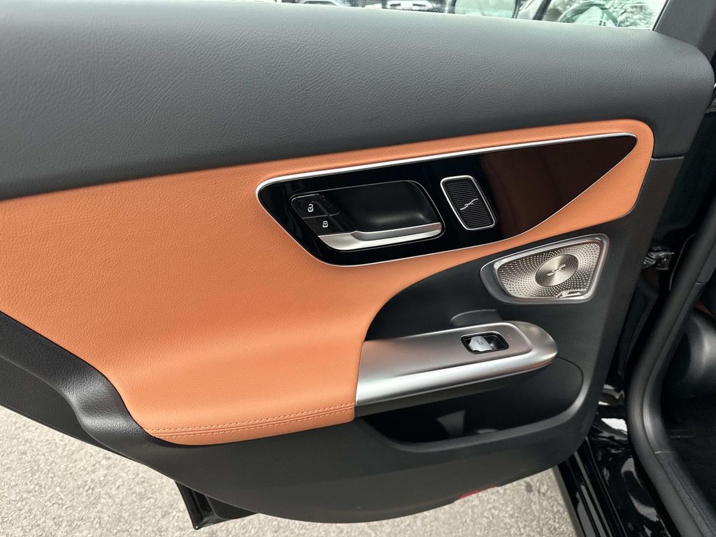 Thumbnail: 2025 Mercedes-Benz C-Class - 26