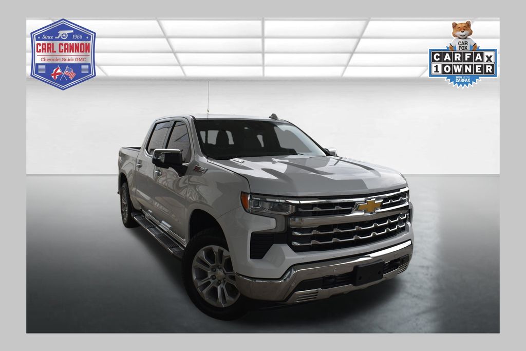 Summit White 2022 Chevrolet Silverado 1500 Pickup Truck Four-Wheel Drive Automatic
