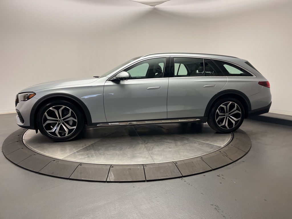 Thumbnail: 2025 Mercedes-Benz E-Class - 4