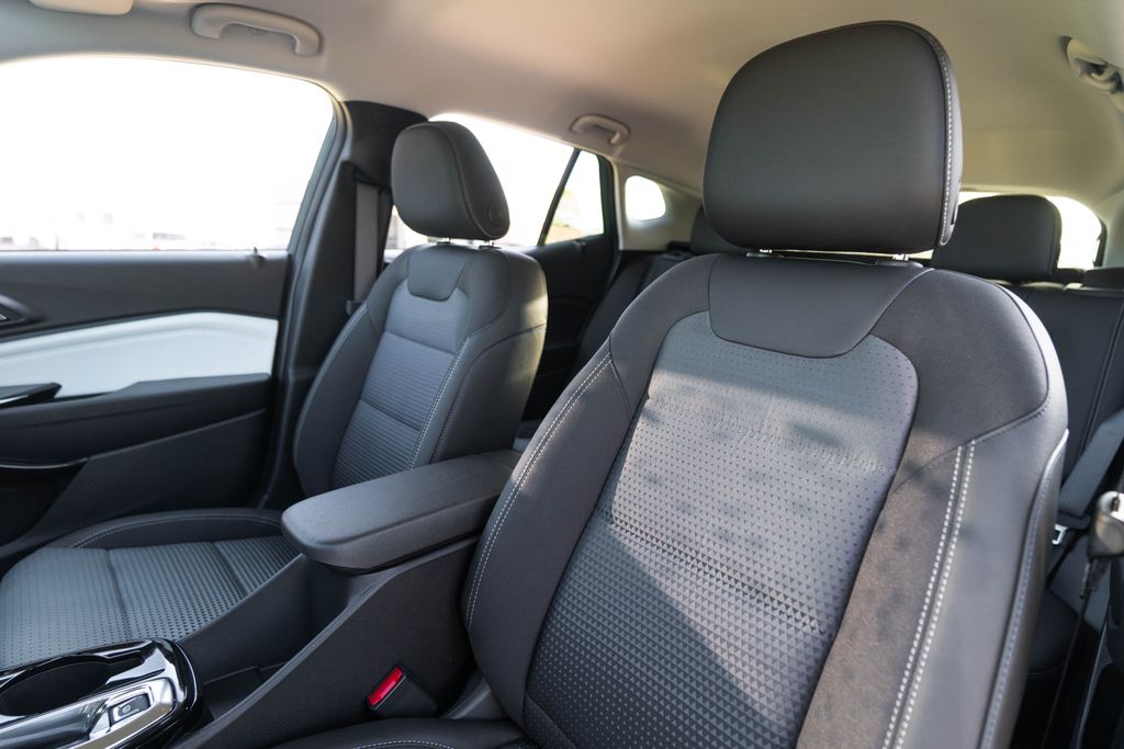2026 Chevrolet Trax LT - Photo 6