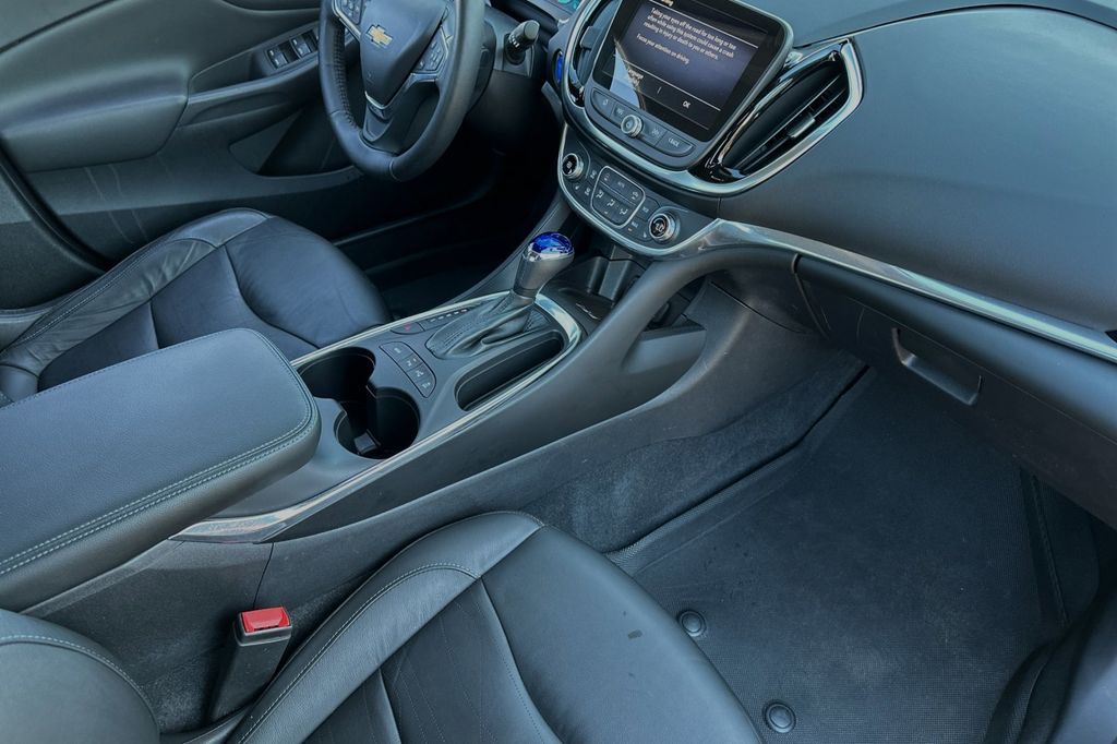 2019 Chevrolet Volt Premier 18