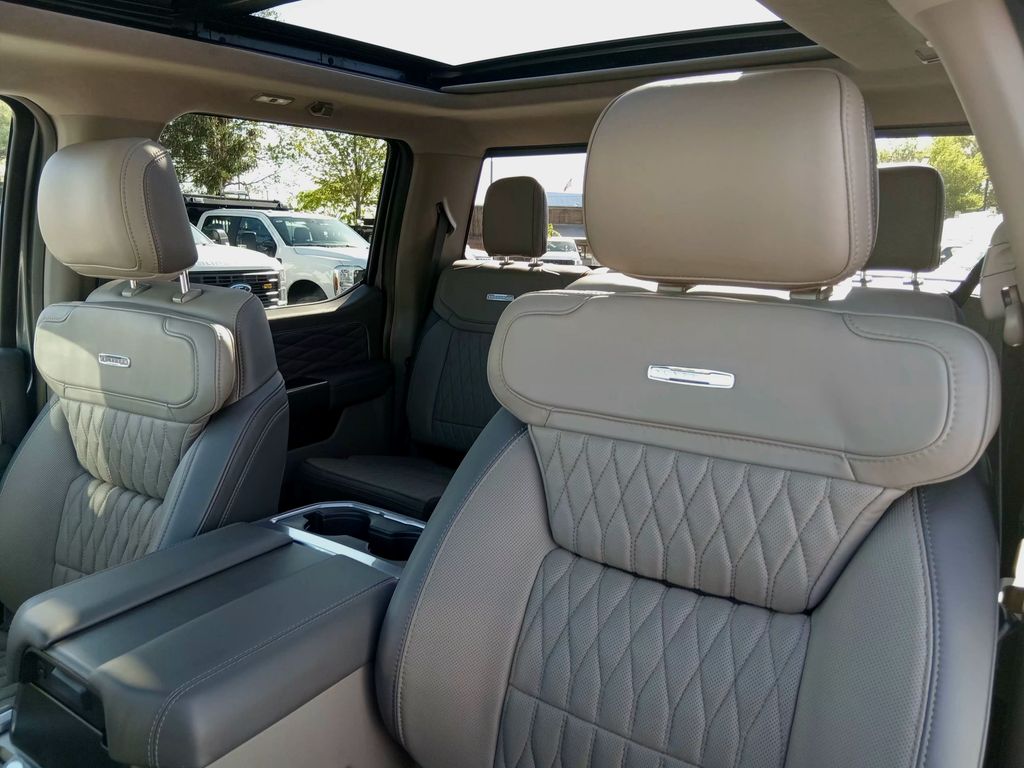 2025 Ford F-450 Super Duty Platinum