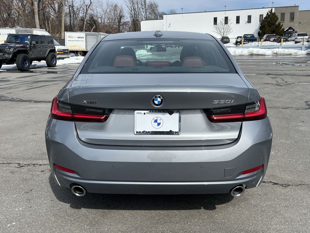 Thumbnail: 2023 BMW 3 Series - 22