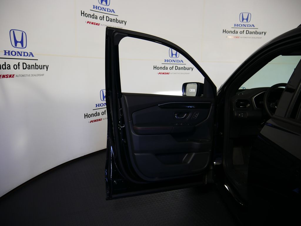 Thumbnail: 2025 Honda Pilot - 13