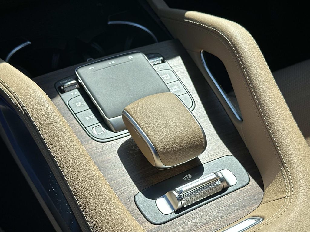 Thumbnail: 2026 Mercedes-Benz GLS - 11