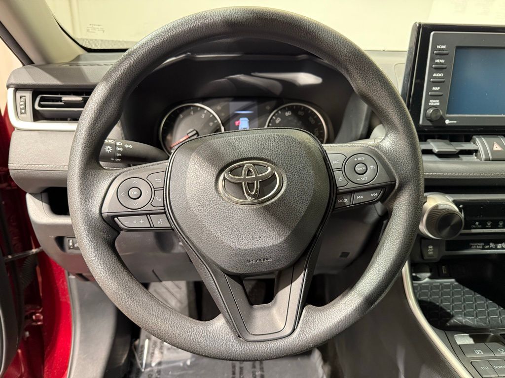 Thumbnail: 2020 Toyota RAV4 - 21