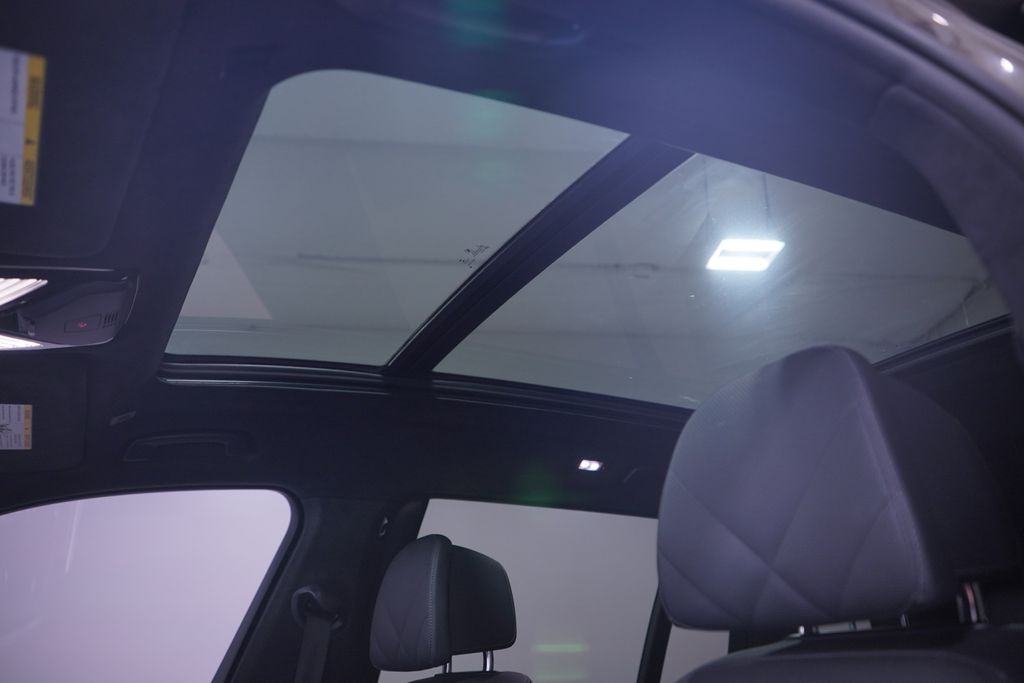 Thumbnail: 2023 BMW X7 - 8