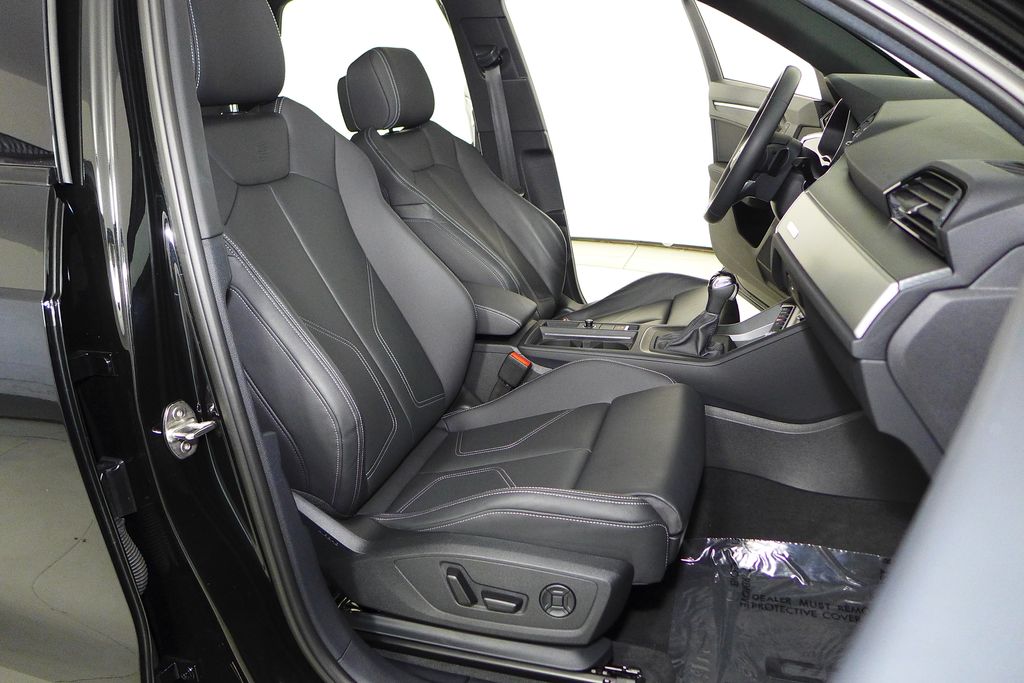 Thumbnail: 2023 Audi Q3 - 19