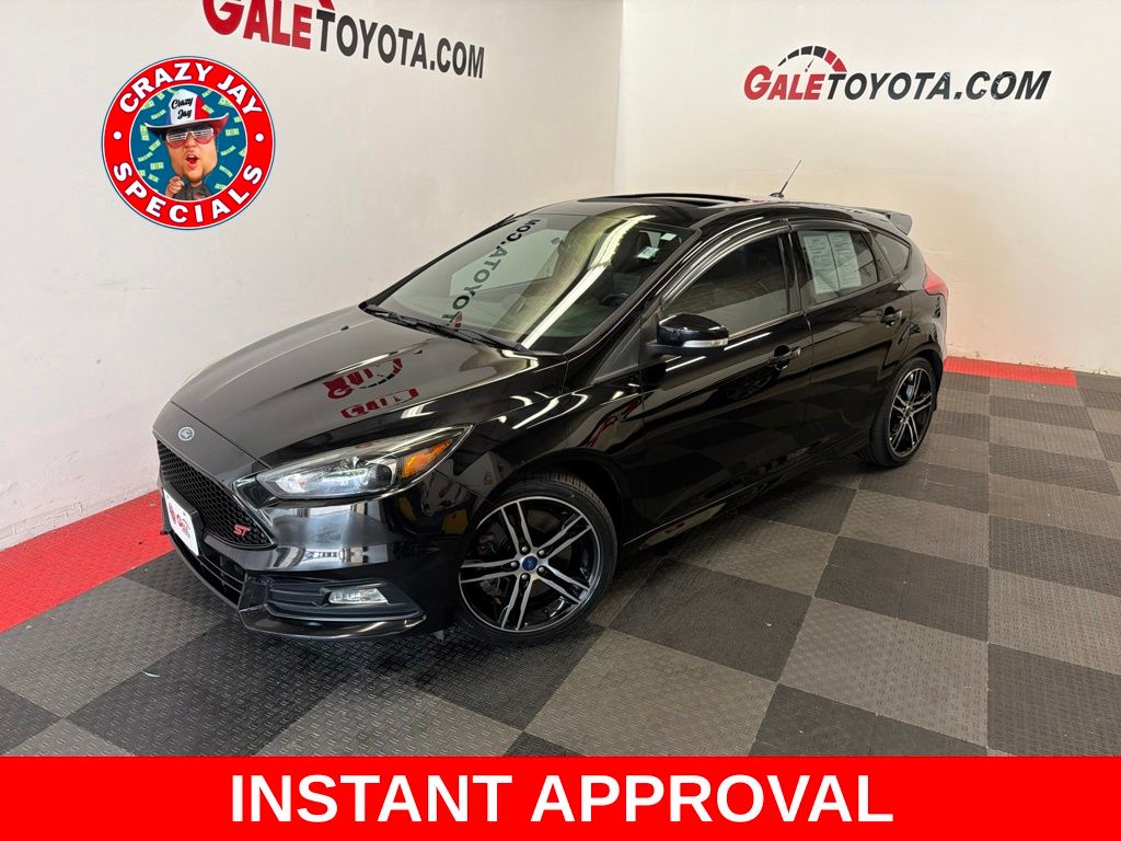 Shadow Black 2018 Ford Focus Hatchback Front-Wheel Drive 6-Speed Manual