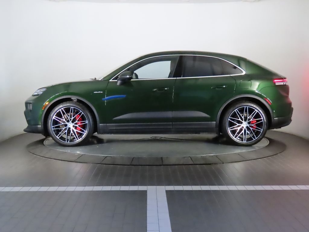 Thumbnail: 2025 Porsche Macan - 2
