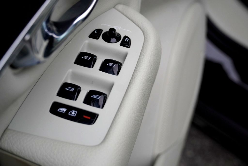 Used Car 2020 Volvo Xc90  T5 Momentum For Sale Under $20,000 In Taylor, Texas