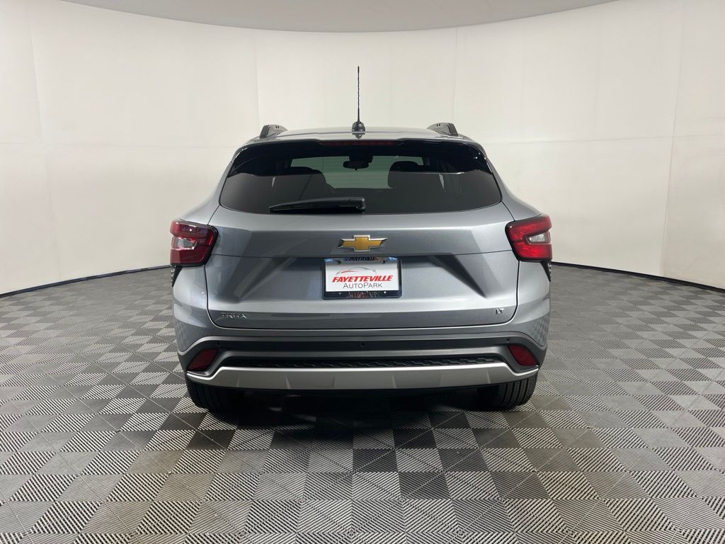 Thumbnail: 2026 Chevrolet Trax - 9