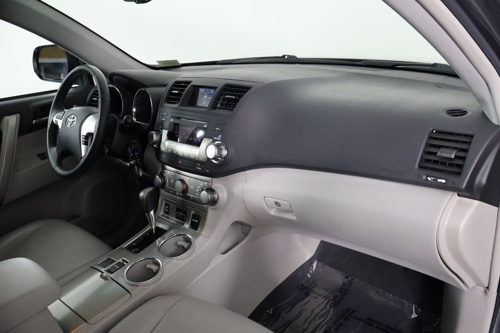 Thumbnail: 2012 Toyota Highlander - 9