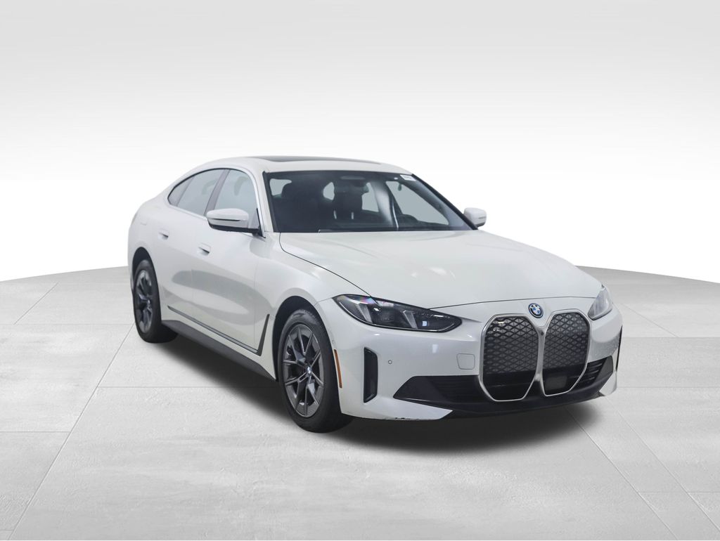 Thumbnail: 2025 BMW i4 - 7