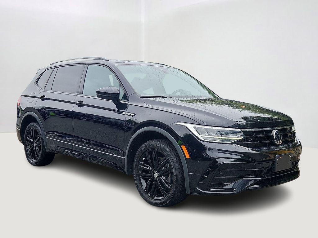 Thumbnail: 2022 Volkswagen Tiguan - 3