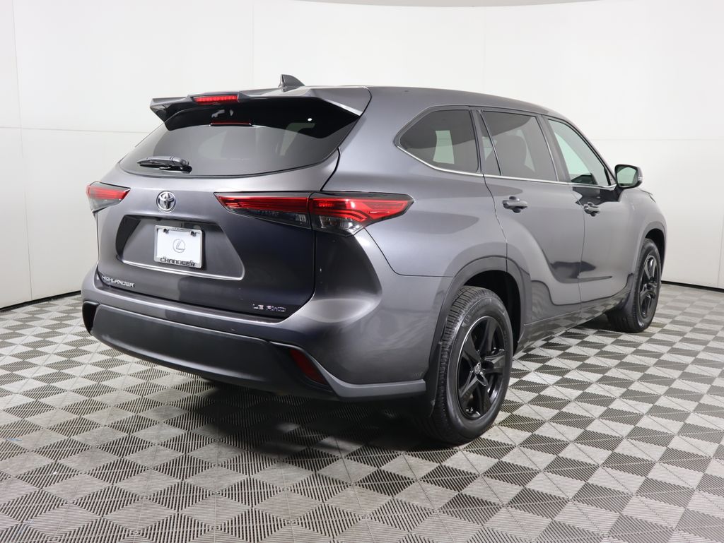 Thumbnail: 2023 Toyota Highlander - 5