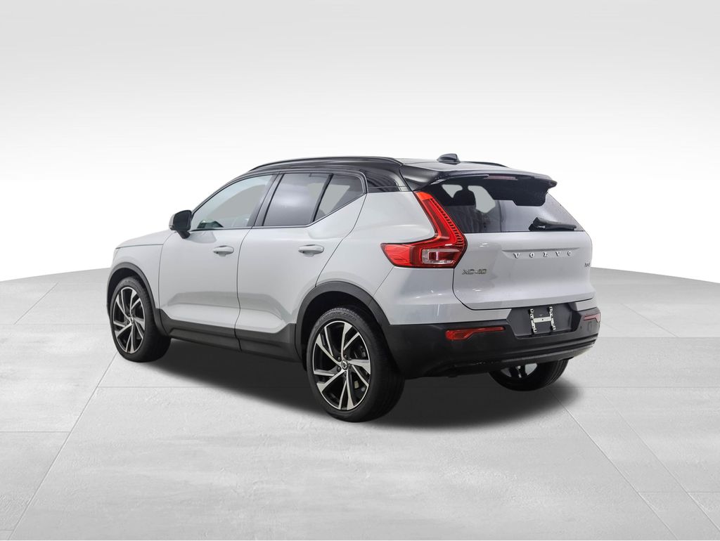 Thumbnail: 2021 Volvo XC40 - 3