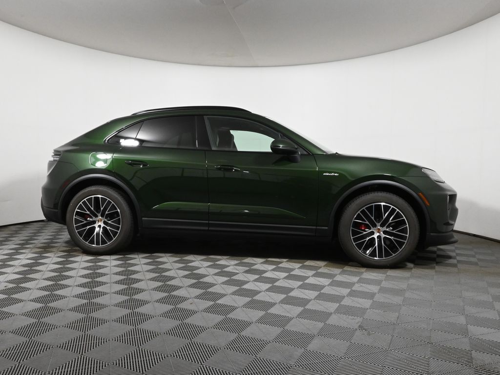 Thumbnail: 2025 Porsche Macan - 8