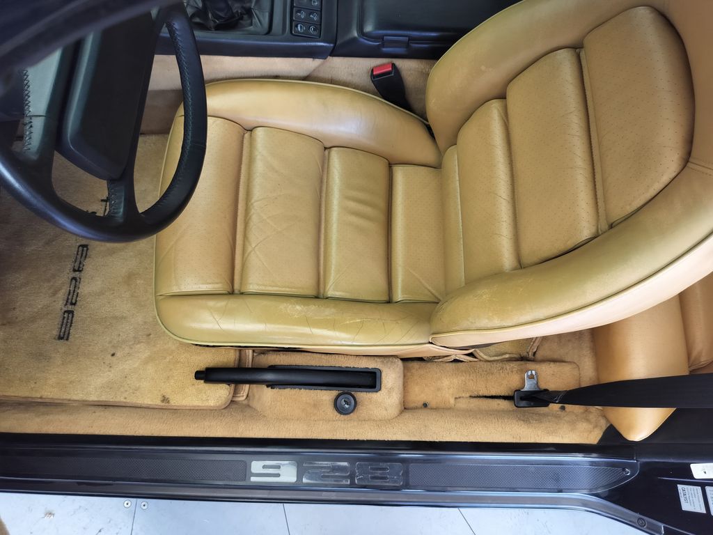 Thumbnail: 1988 Porsche 928 - 8
