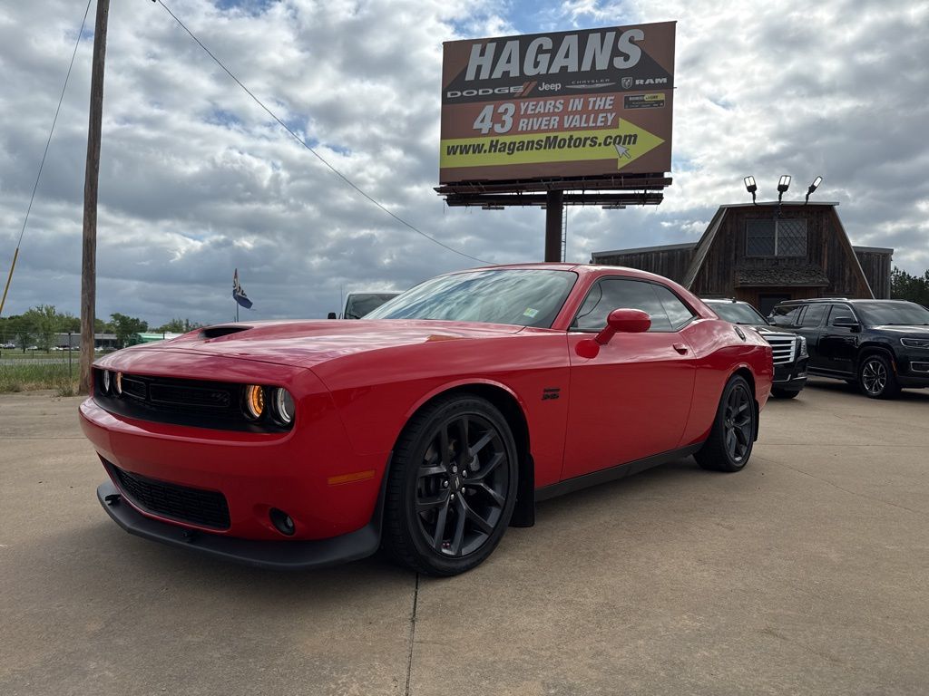 Torred Clearcoat 2023 Dodge Challenger R/T RWD Coupe Rear-Wheel Drive 8-Speed Automatic