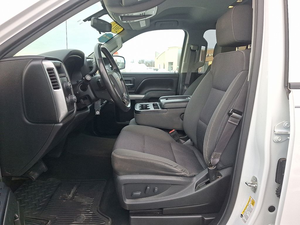 Thumbnail: 2017 Chevrolet Silverado 1500 - 13