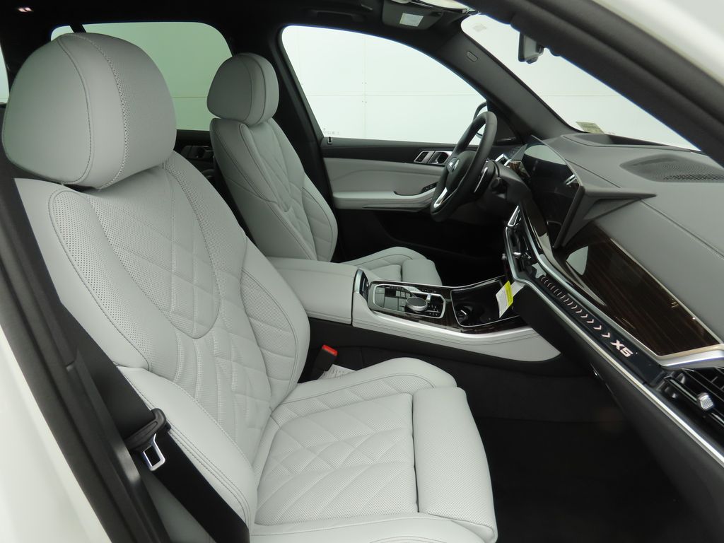 Thumbnail: 2026 BMW X5 - 19