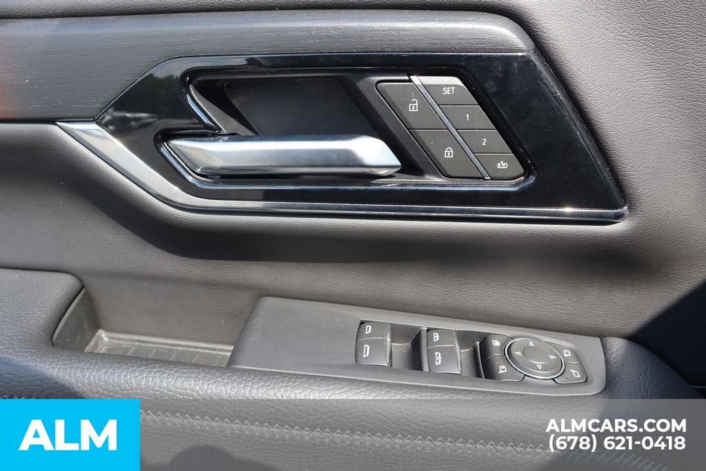 Used 2025 Black GMC Denali image 16