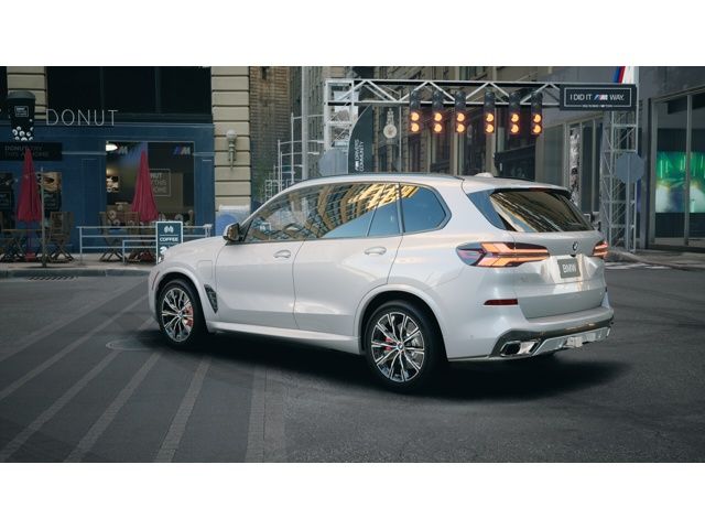 Thumbnail: 2026 BMW X5 - 2