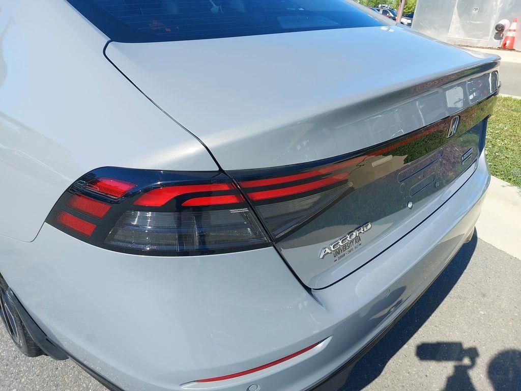 Used 2024  Honda Touring image 32