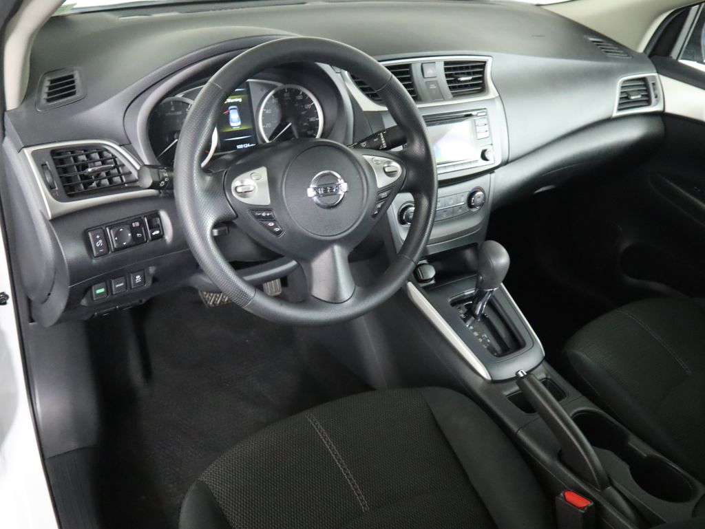 Thumbnail: 2018 Nissan Sentra - 9