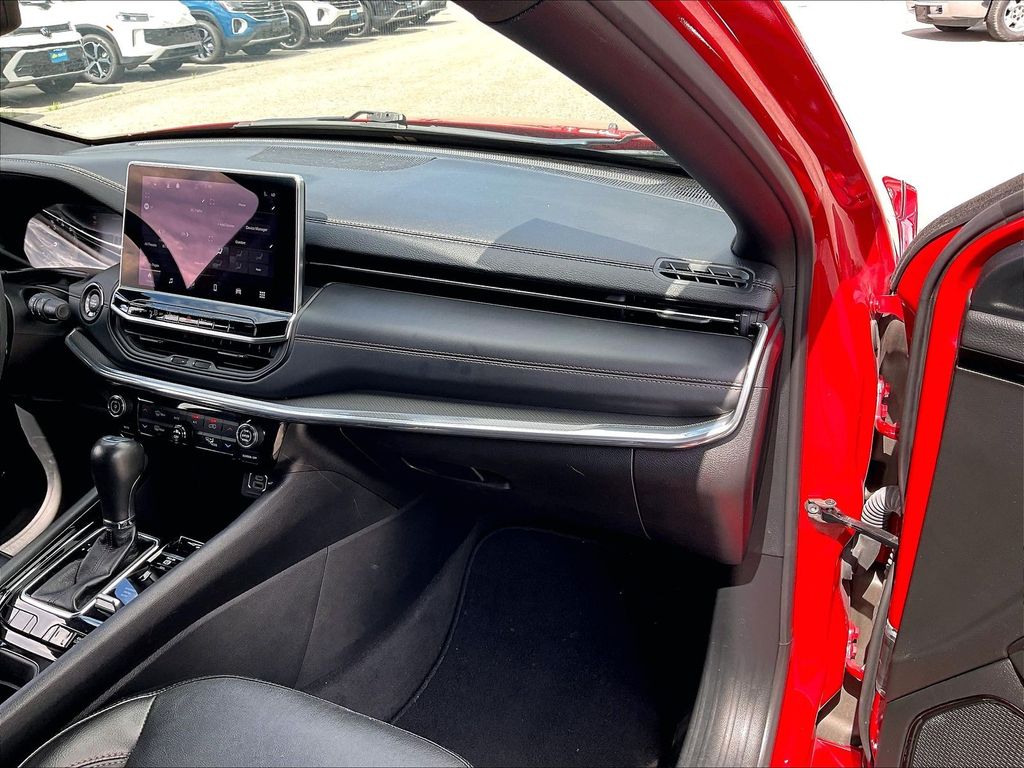 2023 Jeep Compass — photo 12