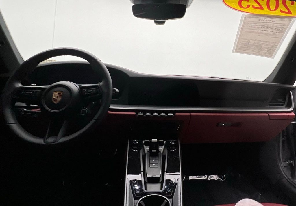 Thumbnail: 2025 Porsche 911 - 6