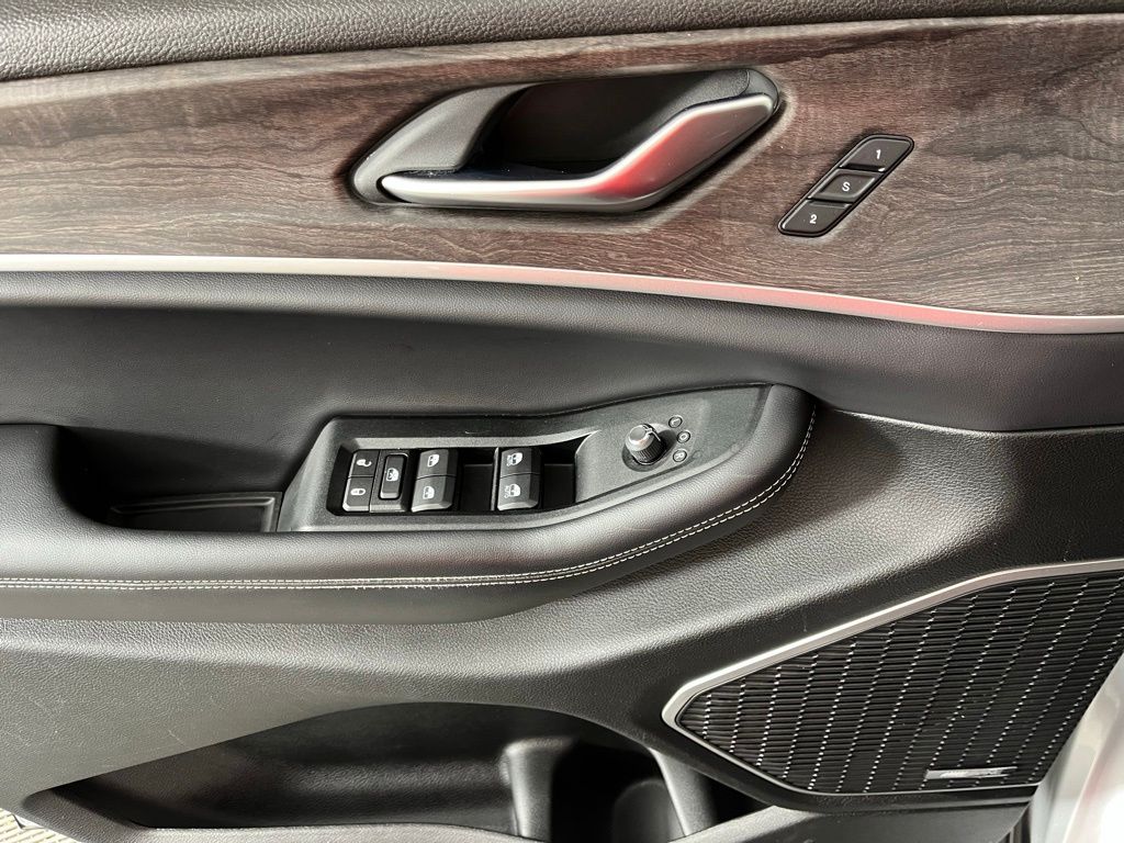 Thumbnail: 2021 Jeep Grand Cherokee L - 29