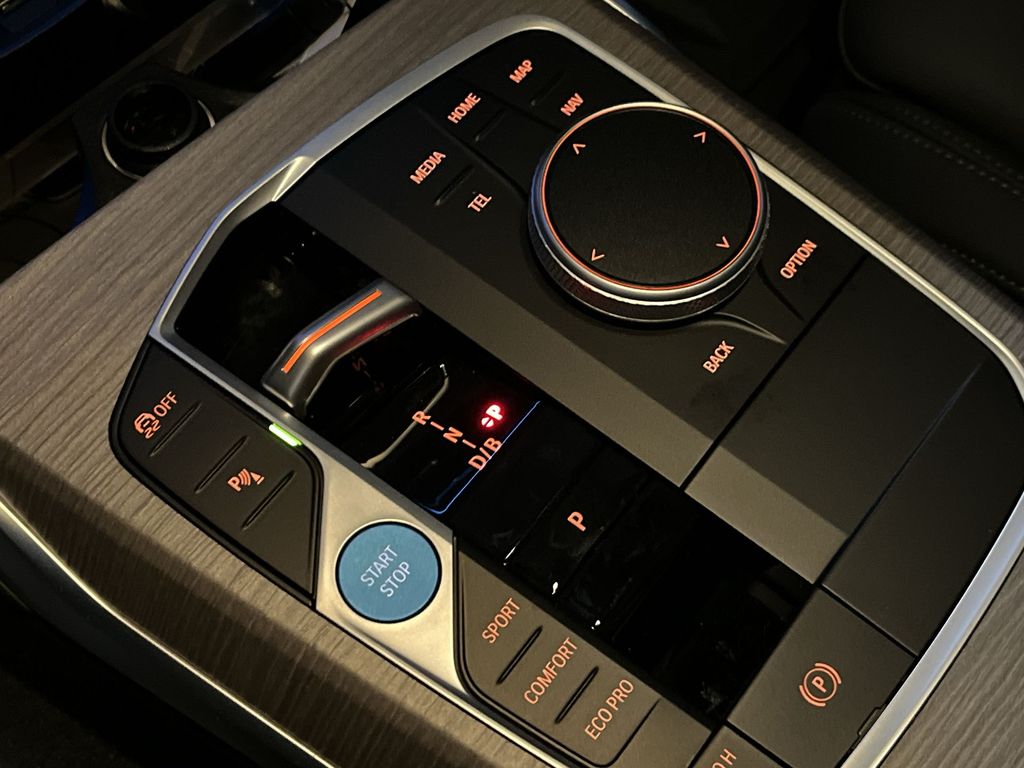 2025 BMW i4 xDrive40 19
