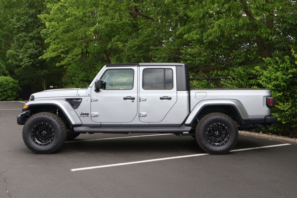 Thumbnail: 2021 Jeep Gladiator - 4