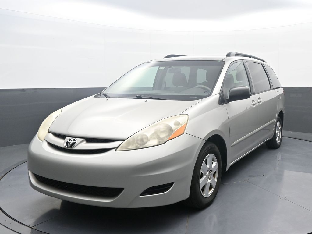 2010 Toyota Sienna CE 7-Passenger