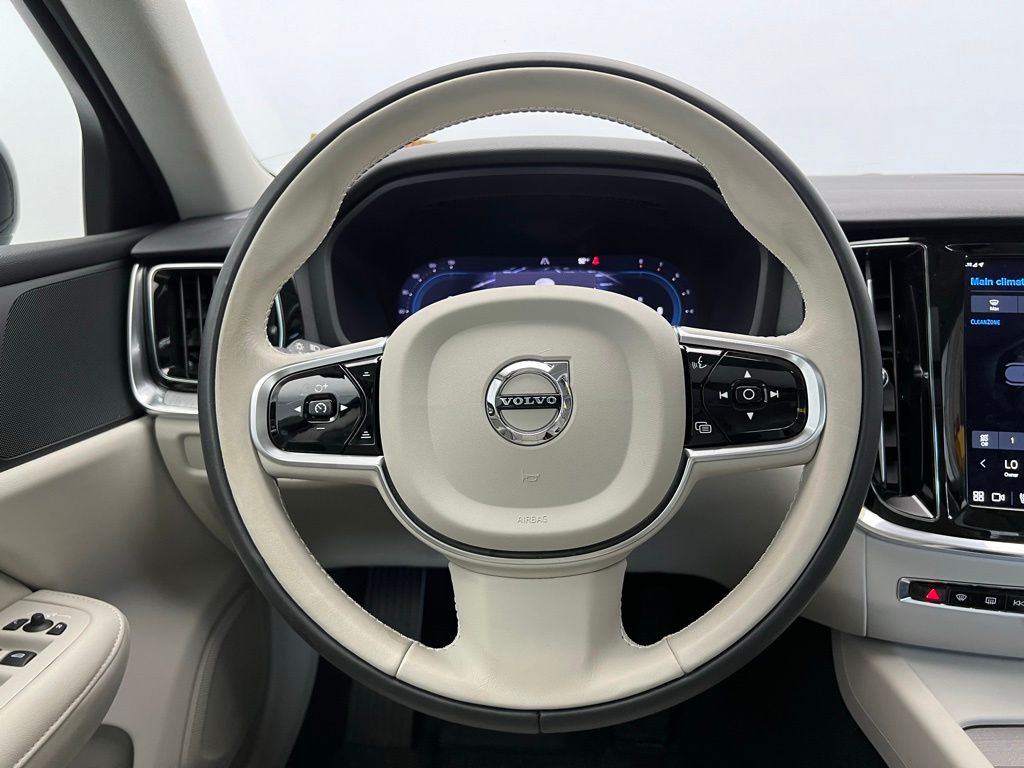 2024 Volvo S60 B5 Plus 18