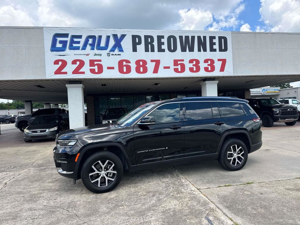 Diamond Black Crystal Pearlcoat 2023 Jeep Grand Cherokee L Limited 4WD SUV / Crossover Four-Wheel Drive 8-Speed Automatic