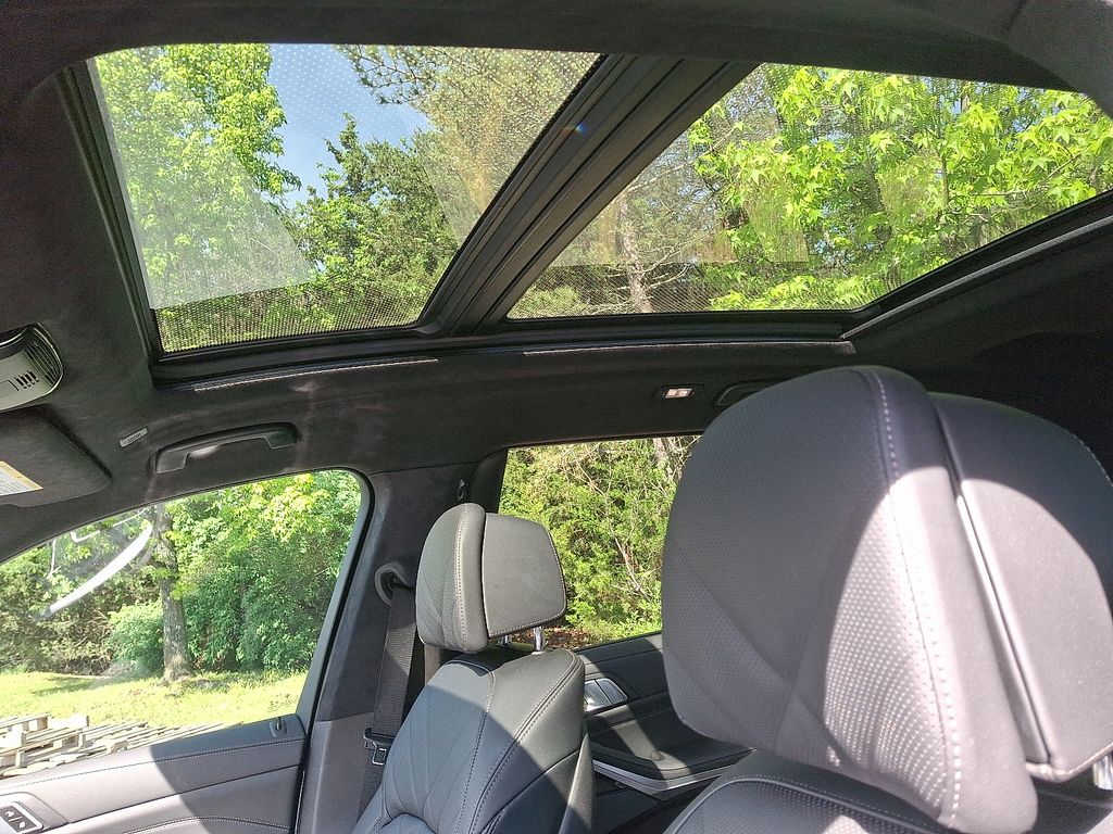 2023 BMW X7 xDrive40i 13