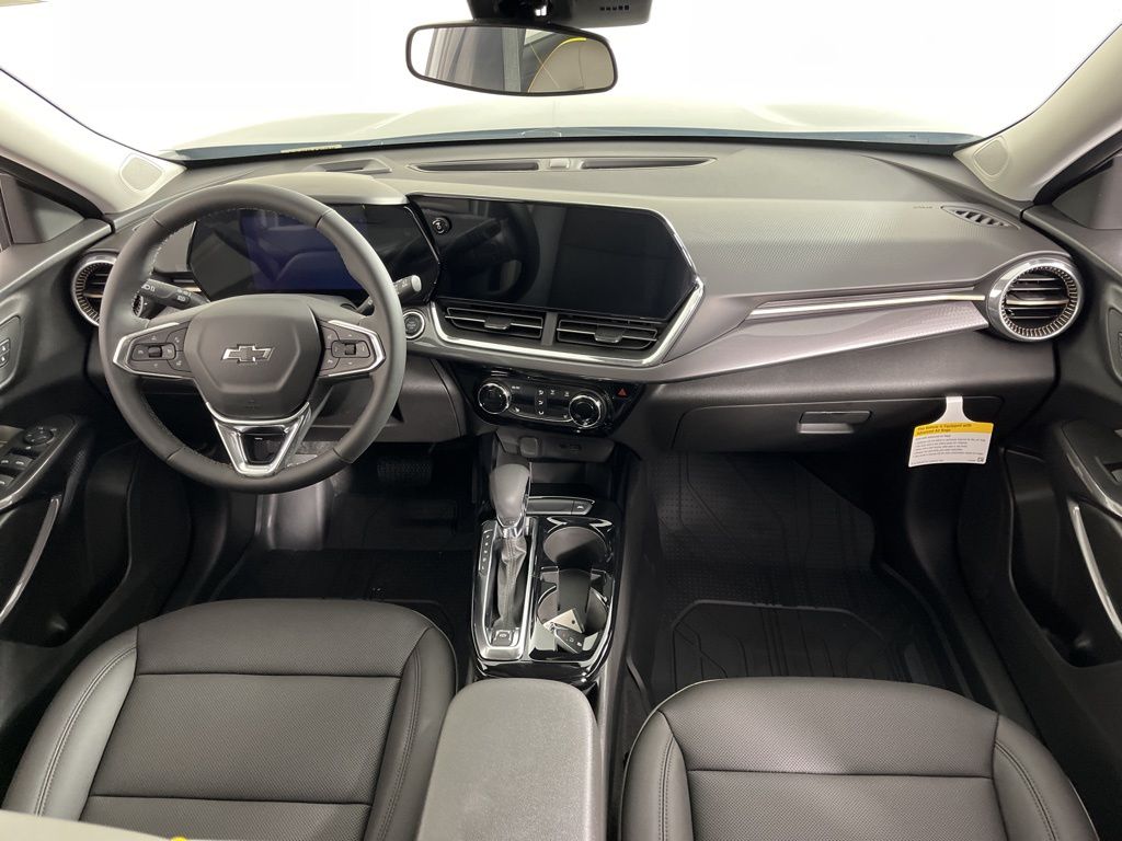 Thumbnail: 2025 Chevrolet Trax - 14